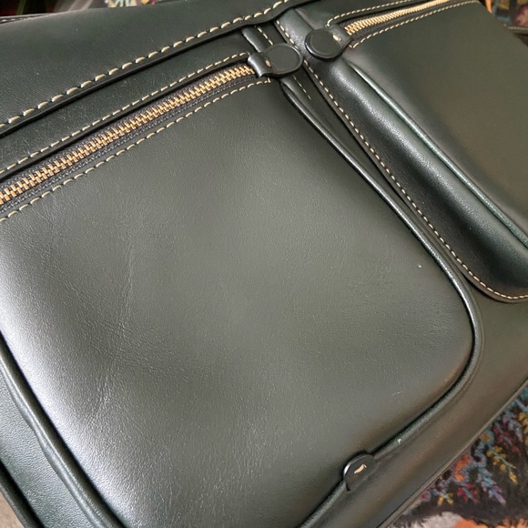 🌸SOLD🌸 Coach Andie in Amazon Green - Picture 5 of 10